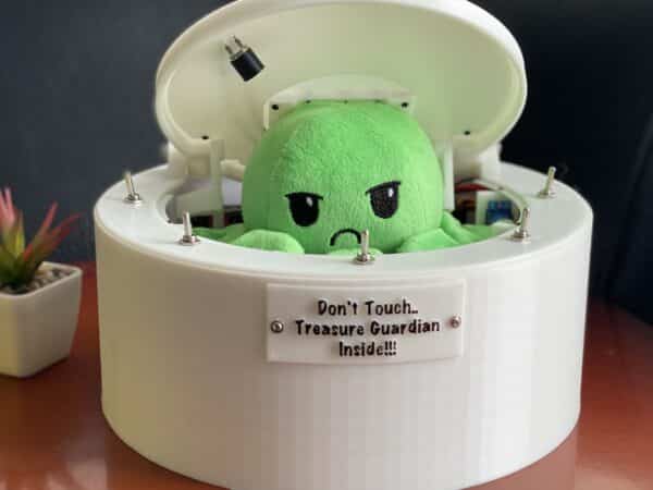 DON'T TOUCH!!! OCTOPUS TREASURE GUARDIAN INSIDE!!! : ROBOTSZU